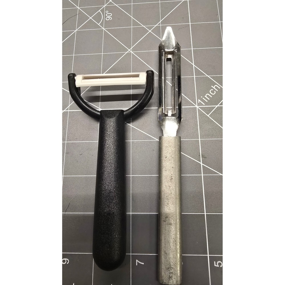 Set of 2 Vegetable Peelers Ceramic Y-Peeler and Metal Swivel Peeler Kitchen Tool